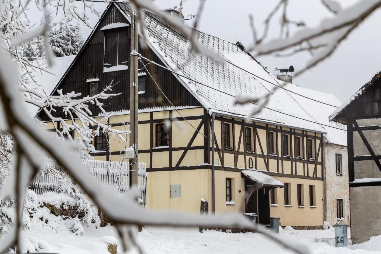 Chalupa Hrazdenka V Krusnych Horach Horni Blatna Bagian luar foto